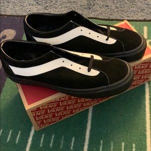 New vans black and white